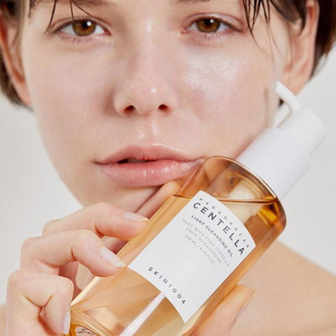 MADAGASCAR CENTELLA LIGHT CLEANSING OIL 200 ML (limpiador facial a base de aceite)